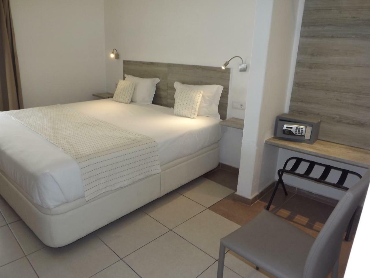 Hotel Mar Azul ลากอส ภายนอก รูปภาพ